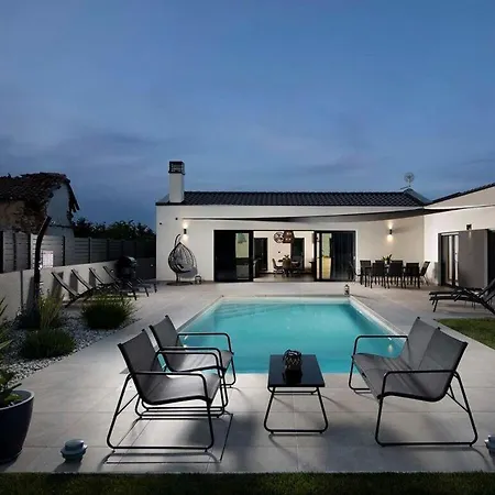 Villa Frola Comfortable Holiday Pula
