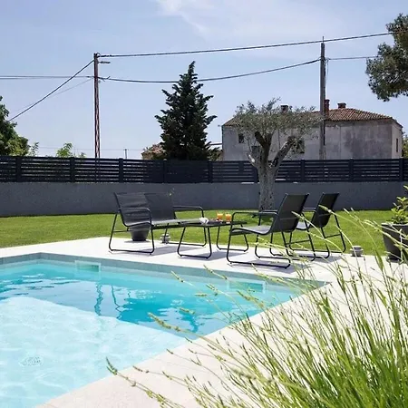 Villa Frola Comfortable Holiday
