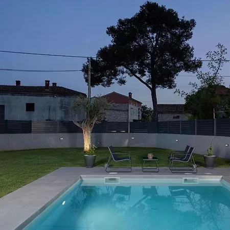 Frola Comfortable Holiday Villa Pula